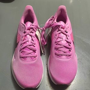 Color: BEYOND PINK/ BLACK-FLASH CRIMSON